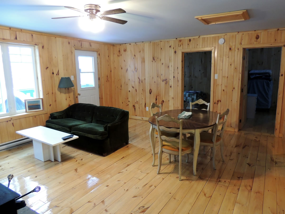 Dumoine Valley Guides • Large cottage • Rapides des