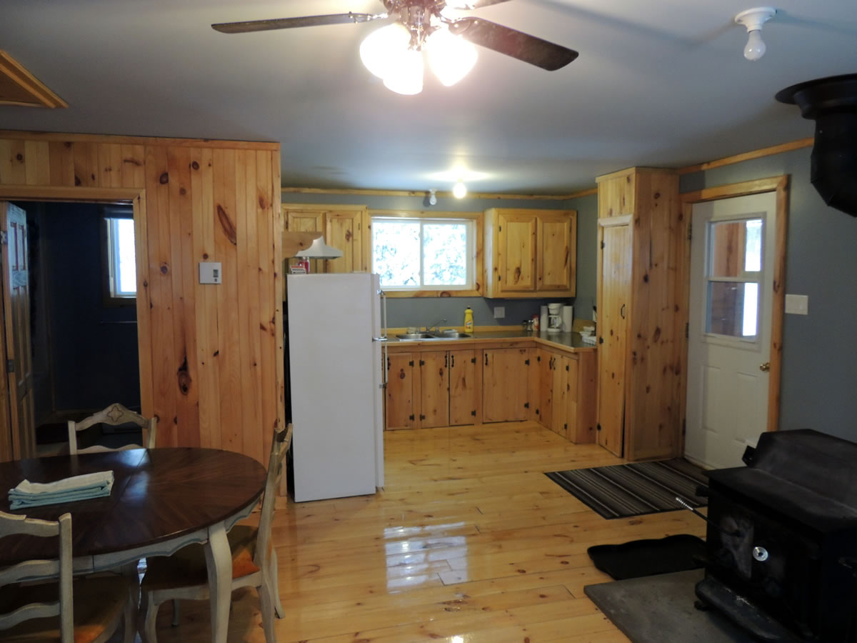 Dumoine Valley Guides • Large cottage • Rapides des